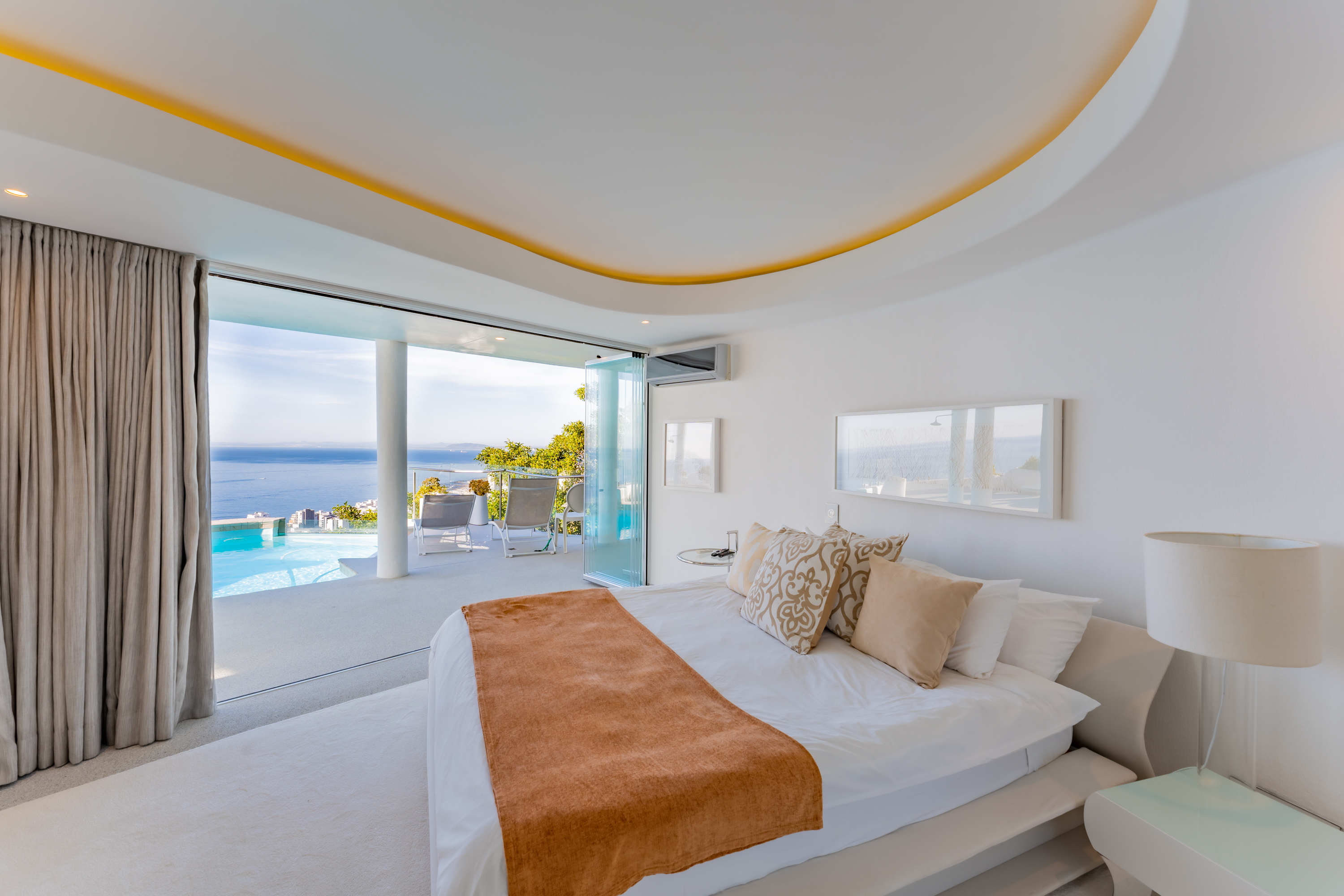 6 Bedroom Property for Sale in Bantry Bay Western Cape